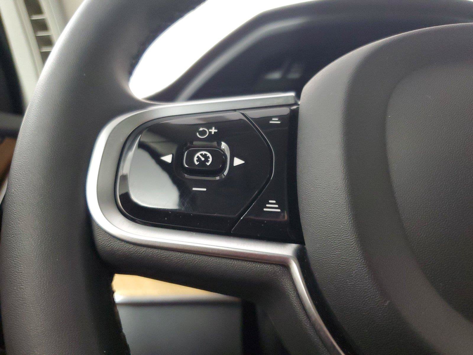 Certified 2024 Volvo XC90 B6 Plus AWD/4WD image 26