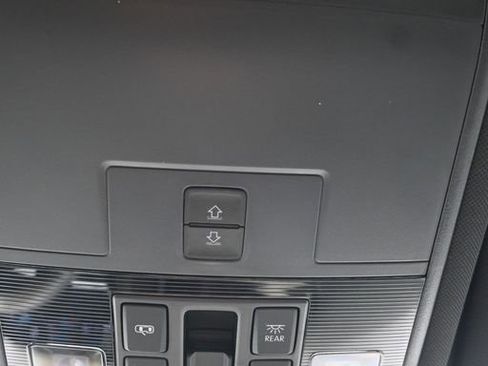 Certified 2024 Volkswagen Tiguan SE R-Line image 39