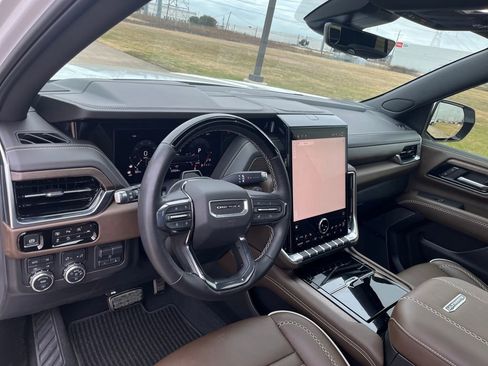 Used 2025 GMC Yukon Denali Ultimate image 14