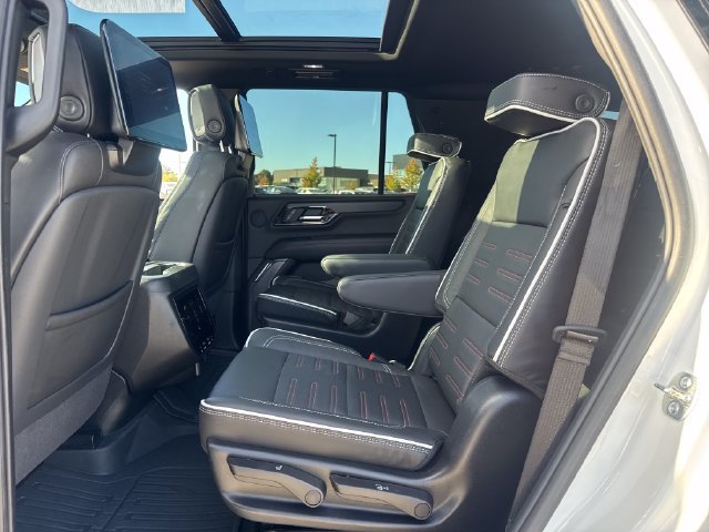 Used 2025 GMC Yukon AT4 Ultimate AWD/4WD image 15