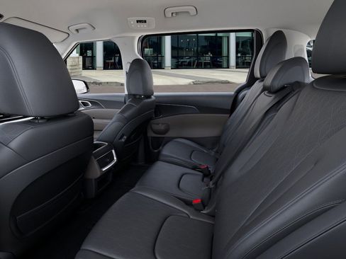 New 2026 Kia Carnival image 19