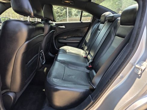 Used 2015 Dodge Charger SXT w/ AWD Plus Group image 17