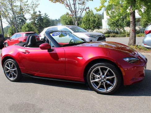 Used 2022 MAZDA MX-5 Miata Grand Touring RWD image 11