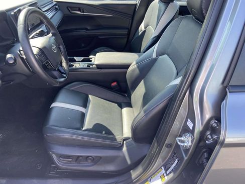 Used 2025 Toyota Camry SE image 16