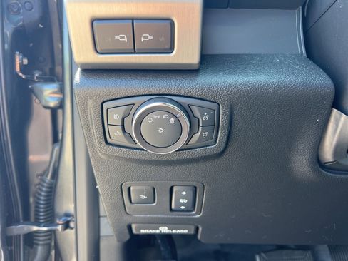 Used 2017 Ford F250 Platinum w/ Platinum Ultimate Package AWD/4WD image 32