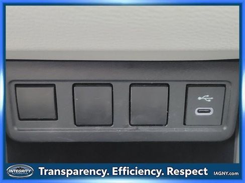 Used 2024 Toyota Corolla Cross L image 19