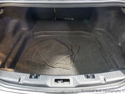 Used 2018 Ford Taurus SE image 20