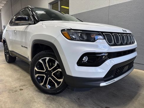 Used 2022 Jeep Compass Limited AWD/4WD image 2