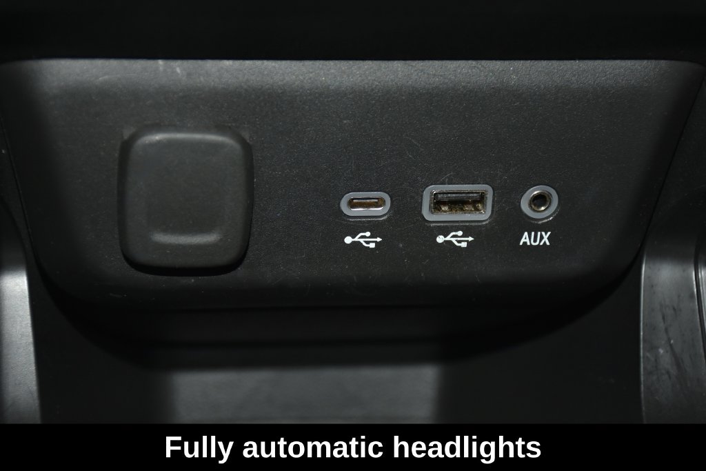 Used 2021 Chevrolet TrailBlazer LT w/ Premium Seating Package FWD image 25