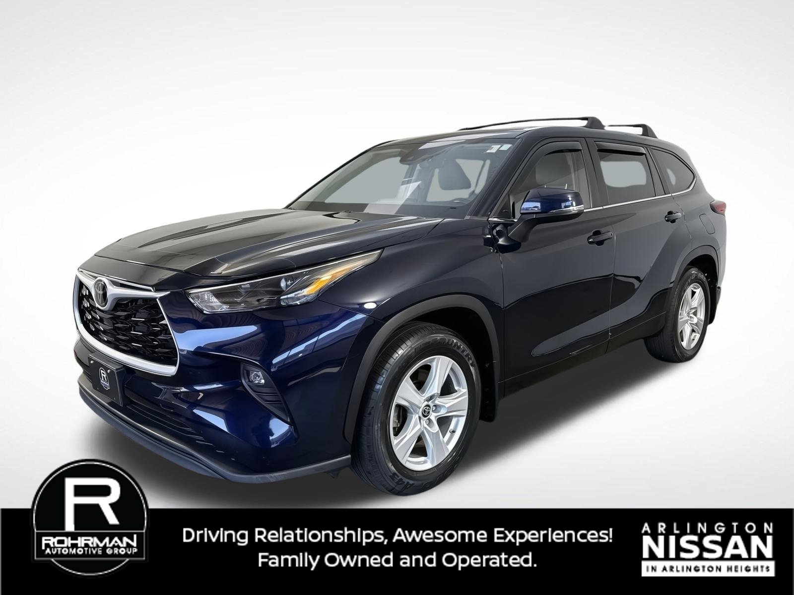 Used 2023 Toyota Highlander LE FWD image 1