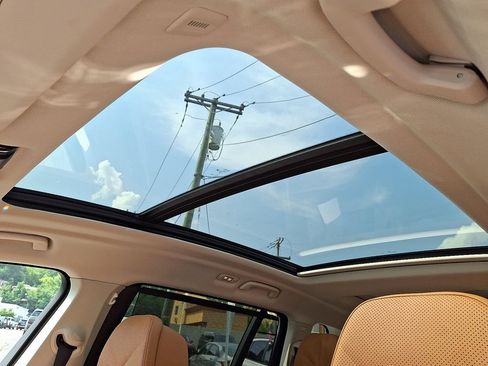 Used 2025 BMW X7 xDrive40i w/ Premium Package AWD/4WD image 15