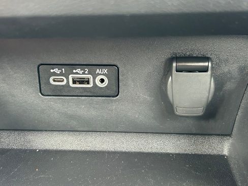 Used 2025 Nissan Altima 2.5 SV FWD image 25