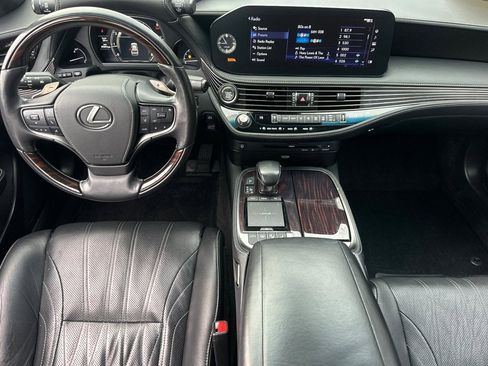 Used 2021 Lexus LS 500 w/ Interior Upgrade Package image 21