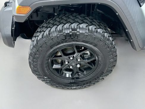 Used 2024 Jeep Wrangler Unlimited Sport AWD/4WD image 30