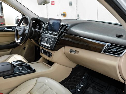 Used 2018 Mercedes-Benz GLE 350 w/ Premium 1 Package image 12