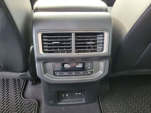 Used 2024 Volkswagen Atlas SEL Premium R-Line image 17