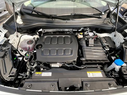 New 2026 Volkswagen Tiguan SE FWD image 16