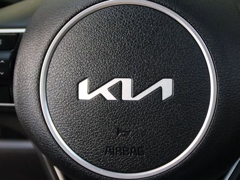 Used 2025 Kia Sportage SX image 20