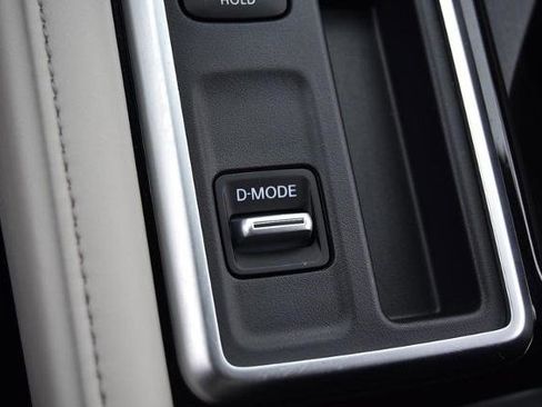 Certified 2024 Nissan Pathfinder SL image 21