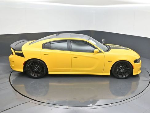 Used 2017 Dodge Charger R/T RWD image 14