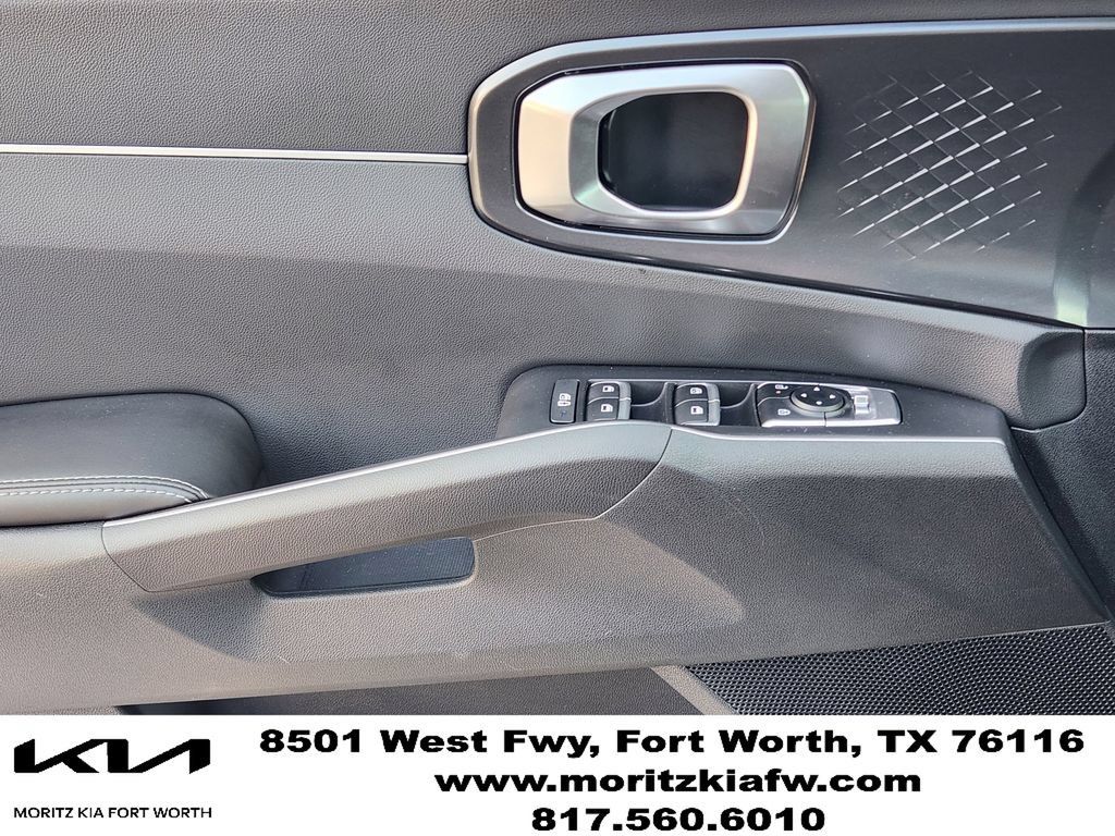Certified 2025 Kia Sorento S AWD/4WD image 16