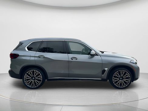 Certified 2024 BMW X5 xDrive40i w/ Premium Package AWD/4WD image 4