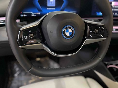 Used 2024 BMW i5 eDrive40i RWD image 48