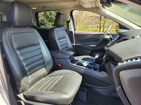 Used 2019 Ford Escape Titanium AWD/4WD image 23