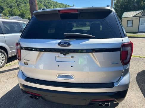 Used 2018 Ford Explorer Sport AWD/4WD image 4