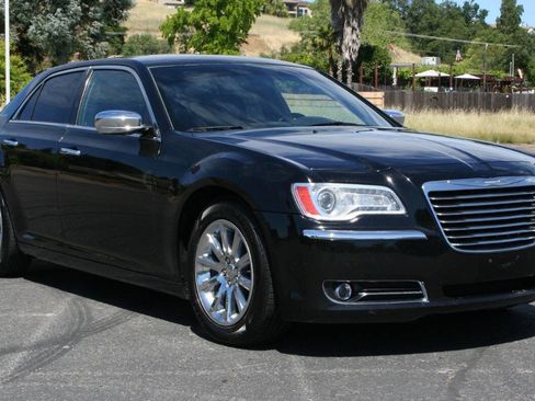 Used 2012 Chrysler 300 Limited image 2