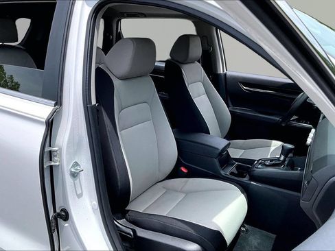 Used 2025 Honda CR-V EX image 22