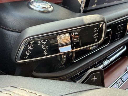Used 2022 Lincoln Aviator Reserve RWD image 34