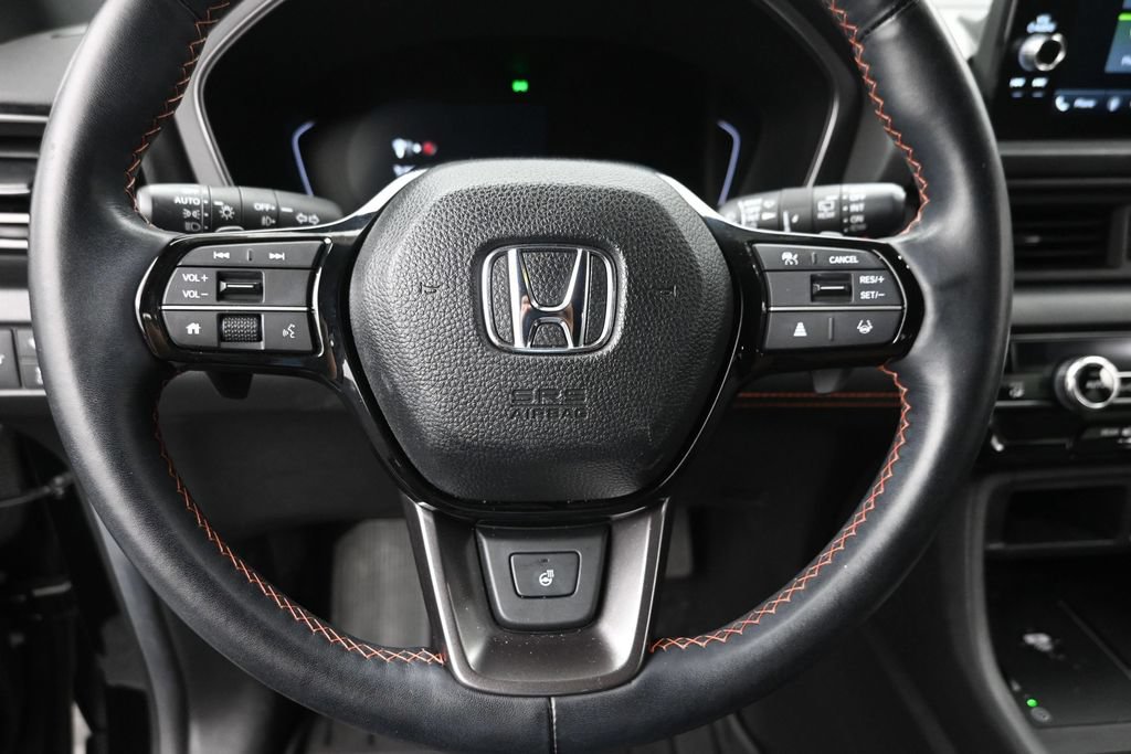 Used 2025 Honda Pilot TrailSport image 20