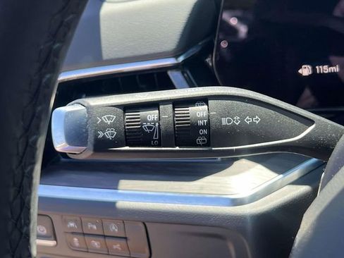 Used 2025 Chevrolet Suburban LT AWD/4WD image 25