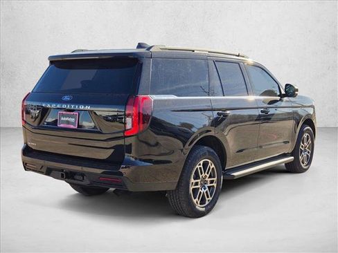 New 2026 Ford Expedition Active RWD image 2