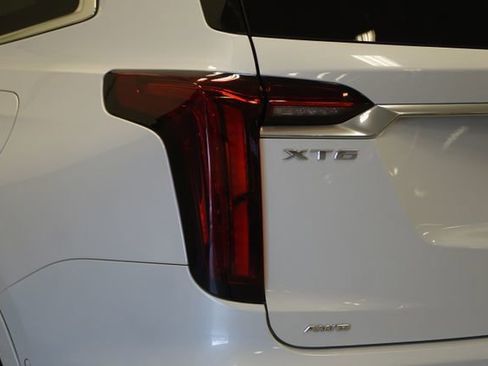 Used 2022 Cadillac XT6 Premium Luxury w/ Technology Package image 4