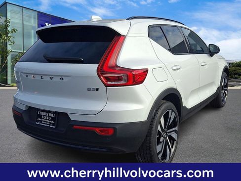 Certified 2025 Volvo XC40 B5 Plus w/ Protection Package Premier image 7