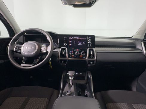Used 2023 Kia Sorento LX image 14