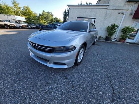 Used 2015 Dodge Charger SE w/ Popular Equipment Group image 3