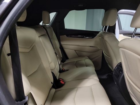 Used 2019 Cadillac XT5 FWD image 30
