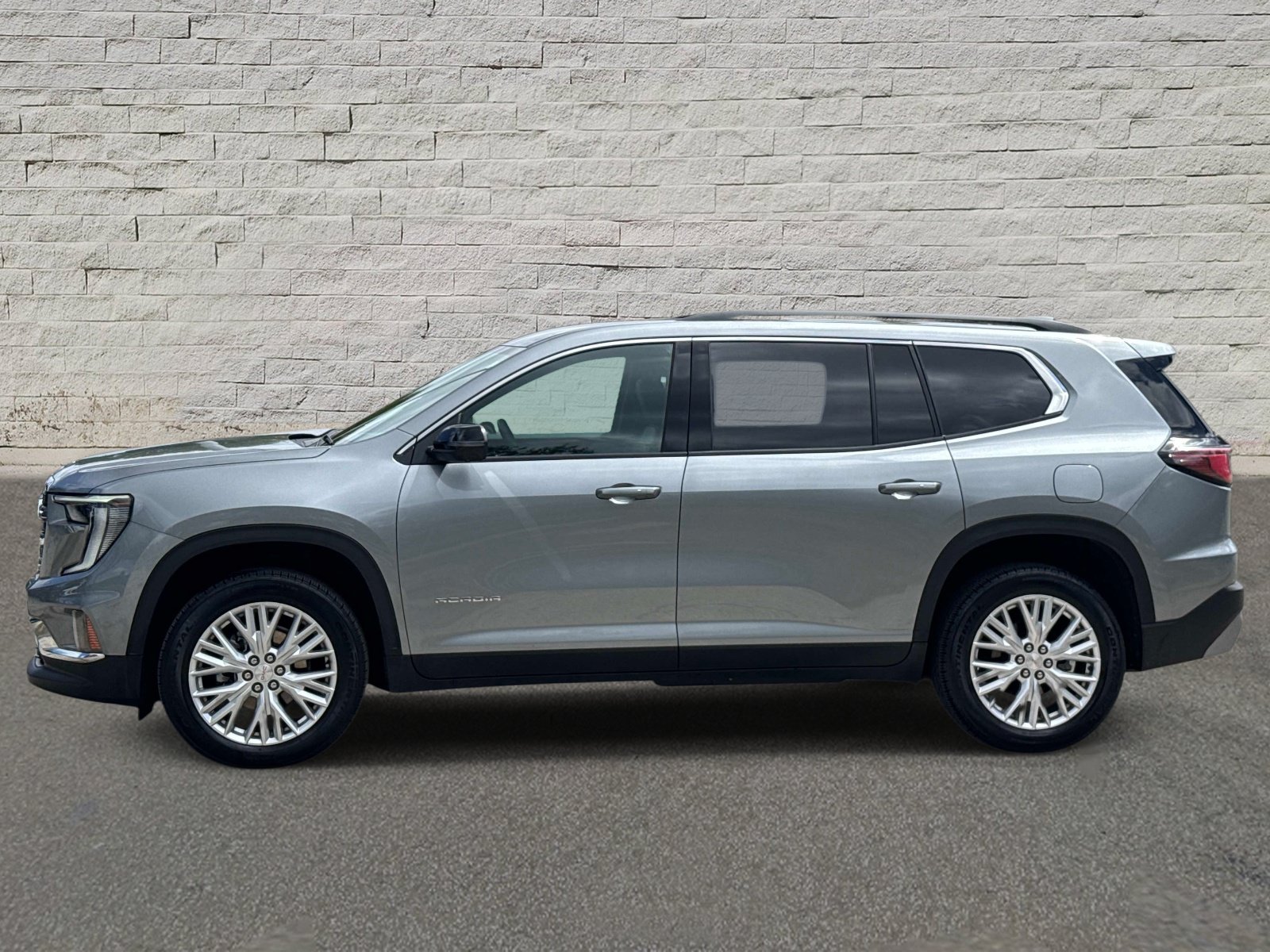 Used 2026 GMC Acadia Elevation w/ Elevation Premium Package FWD image 2