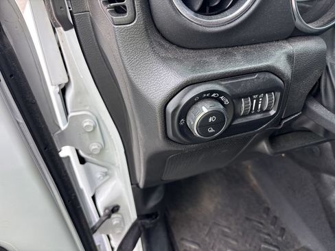 Used 2022 Jeep Gladiator Overland w/ Popular Equipment Package AWD/4WD image 24