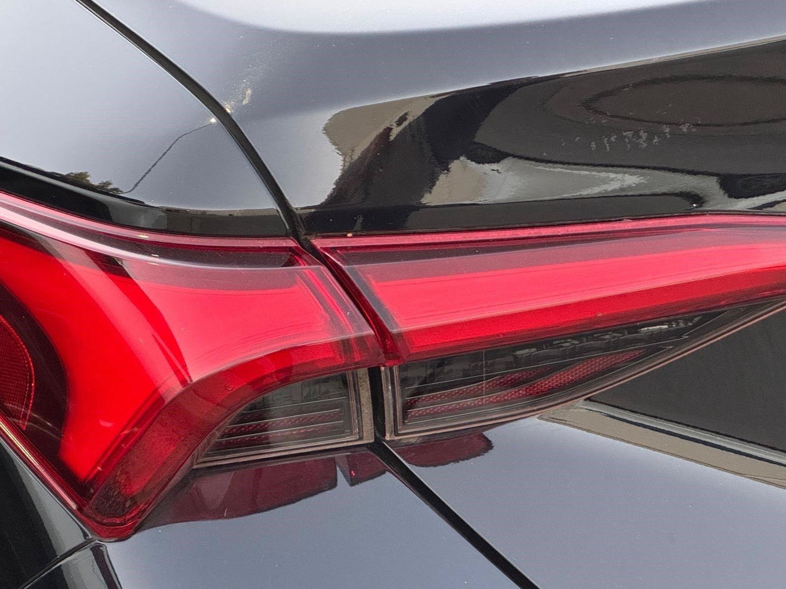Used 2022 Toyota Avalon XLE FWD image 7