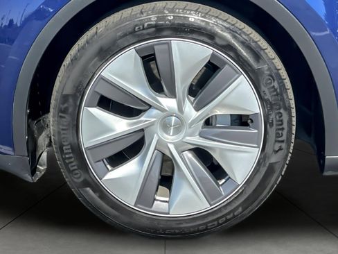 Used 2023 Tesla Model Y Long Range AWD/4WD image 25