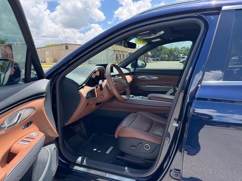 Used 2023 Genesis GV70 2.5T w/ Advanced Package AWD/4WD image 8