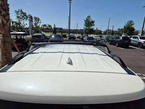 Used 2024 Nissan Pathfinder SV image 9