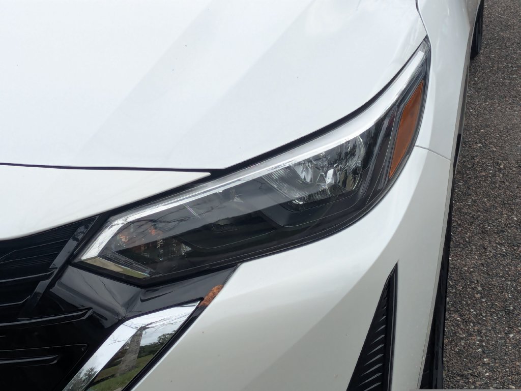 Used 2025 Nissan Sentra SV FWD image 10