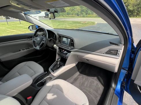 Used 2017 Hyundai Elantra SE w/ SE A/T Tech Package 03 image 24
