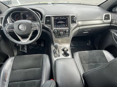 Used 2018 Jeep Grand Cherokee Altitude AWD/4WD image 25