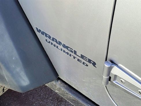 Used 2014 Jeep Wrangler Unlimited Willys image 9